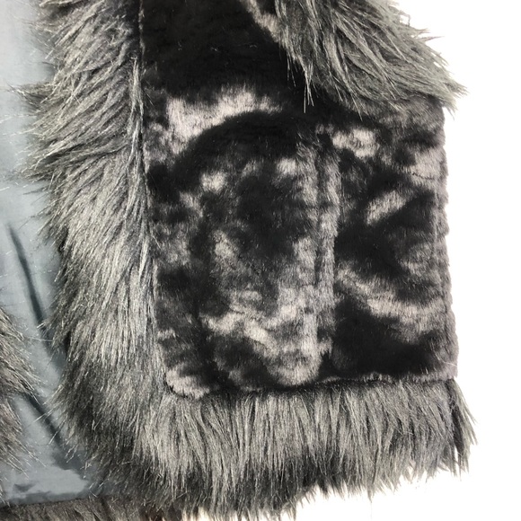 Ann Taylor LOFT Petites Faux Fur Vest Black - Picture 3 of 6